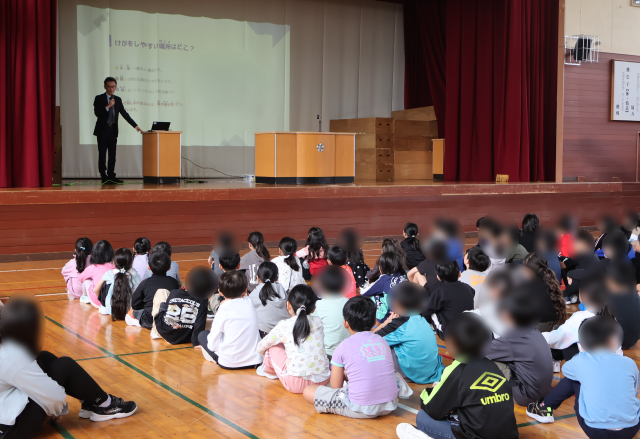 全校朝会