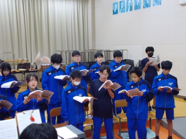 合唱曲は♬「夢の世界へ」