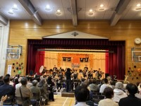 今年も秋の阿佐ヶ谷の街の風物詩『JAZZ STREETS』が開催されました。10月25(土)はパブリック会場の阿佐中アリーナで吹奏楽部の演奏がありました。保護者、地域、友人たちの大勢の会場に、迫力ある音楽が奏でられました。