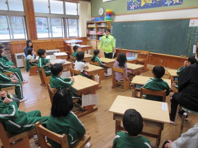 ⑤人権教室（小学1～2年）.JPG