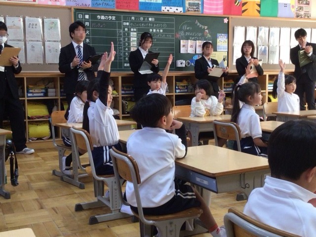 初任者研修公開授業の様子