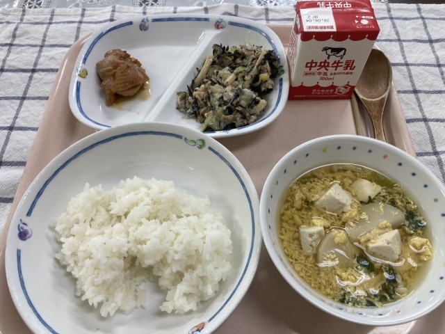 ごはん・牛乳・かきたま汁・骨太サラダ・鶏肉の照り焼き