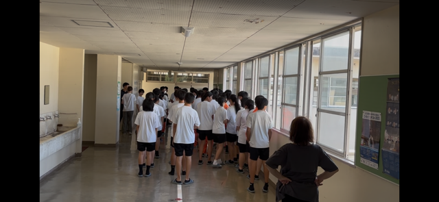 3階待機