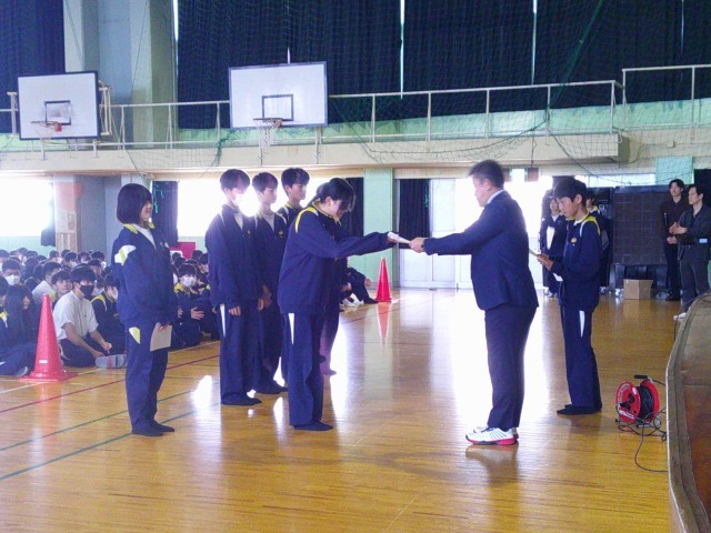 認証式の様子①（認証状授与）