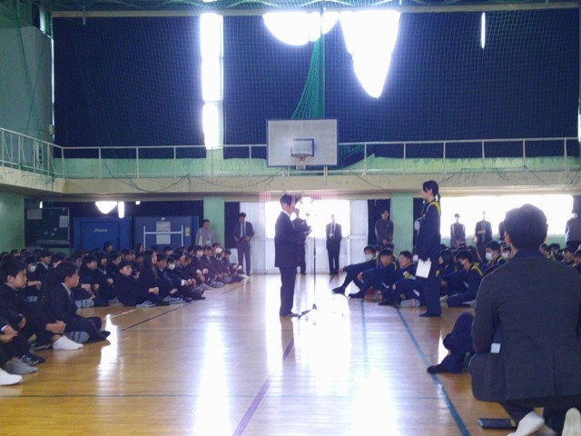 対面式の様子①（新入生代表挨拶）