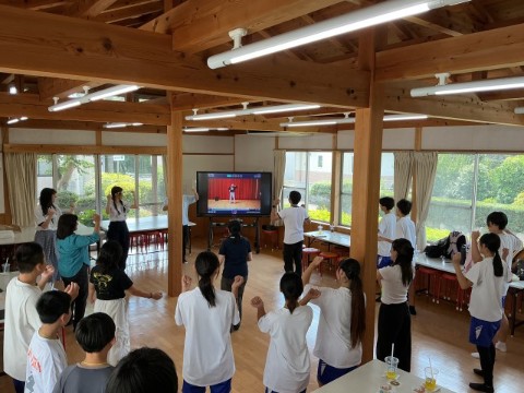 みんなでダンス！