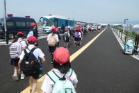 バスを降車し２０分ほどかけて西ゲートへ