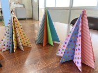 折り紙で作ったカラフルなツリー