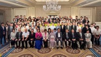 １０４名の集合写真