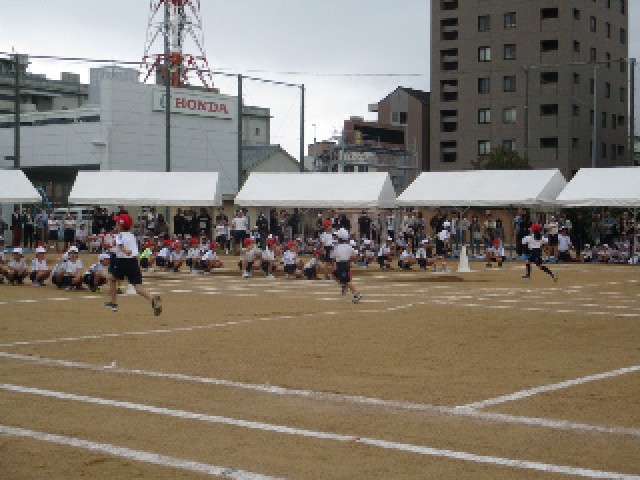 2年生　つなげ！きずなのリングバトン！