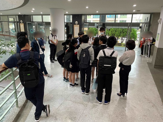 本校から短期留学中の中学2年生の下校前集合
